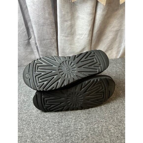 UGG Mini Bailey Button II Mid-Calf Boots -Sheepskin- Womens Size 8 Black 1016422 - Picture 7 of 9